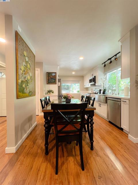 148 Ascot Ct, Moraga CA: https://media.crmls.org/mediaz/4916c54a-e242-40df-9113-5c08679fa0c4.jpg