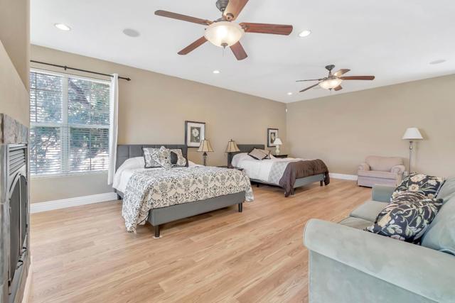 3848 Mariposa Drive, Clearlake CA: https://media.crmls.org/mediaz/4918820d-dd16-46c8-ad76-a3184fa74f42.jpg