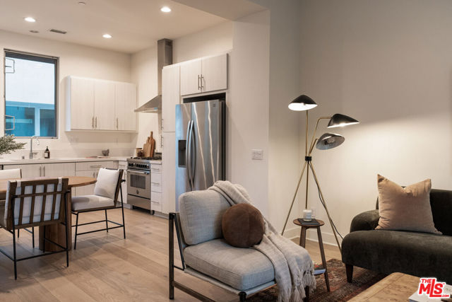 2210 Tom Mix Road, Los Angeles CA: https://media.crmls.org/mediaz/4918affd-e5a9-4ea7-afd3-7ded5b063d43.jpg