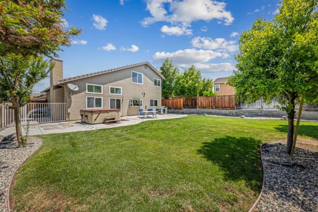 1660 Mimosa Street, Hollister CA: https://media.crmls.org/mediaz/4918b11c-2d89-4635-804d-633c81d2f495.jpg