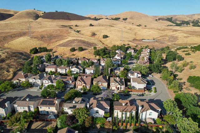 6751 Positano Lane, San Jose CA: https://media.crmls.org/mediaz/49192393-b9e2-4de8-a32a-e6cd59a4b6cb.jpg