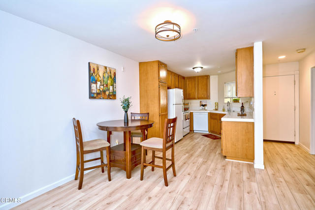 Detail Gallery Image 17 of 59 For 2713 Antonio Dr #110,  Camarillo,  CA 93010 - 2 Beds | 2 Baths