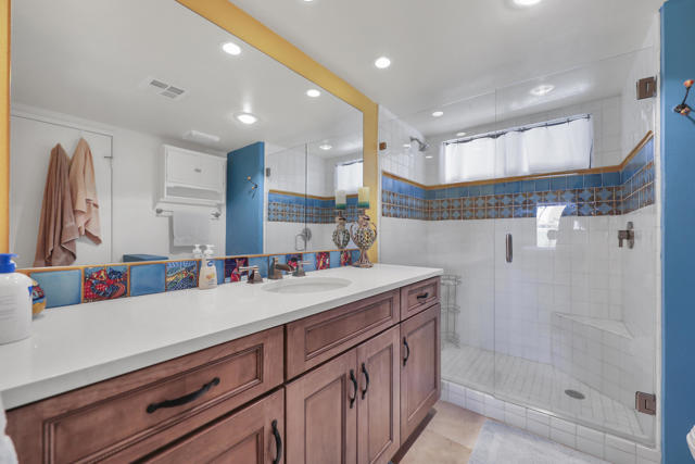 41531 Peach Tree Court, Palm Desert CA: https://media.crmls.org/mediaz/4919499d-bb6c-4948-9a92-8de34fb34093.jpg