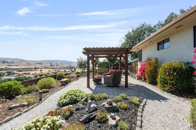 60 Terry Court, Hollister CA: https://media.crmls.org/mediaz/491999d5-4cc0-45b0-91f5-90e2a0fbd991.jpg
