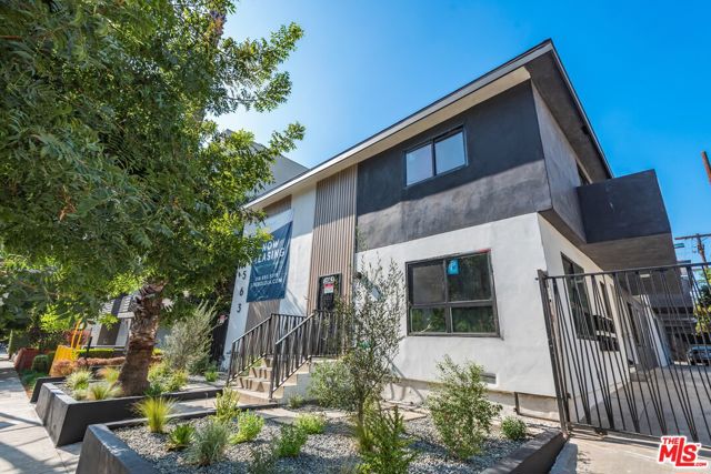 1563 Gordon Street, Los Angeles CA: https://media.crmls.org/mediaz/4919ce41-b4b0-4ed9-8fe9-3d623afc257c.jpg
