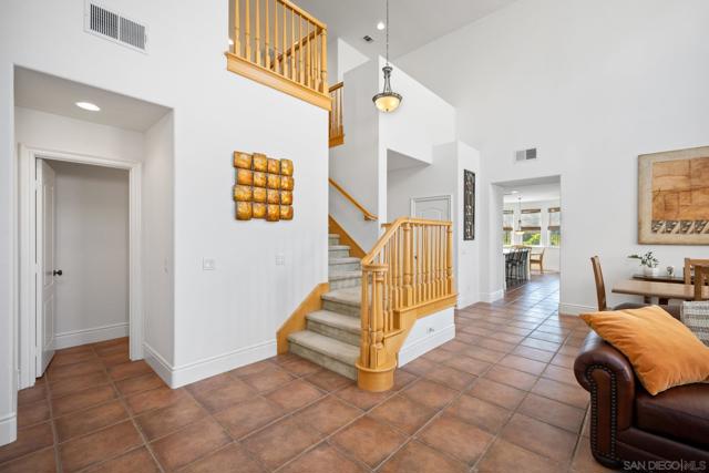 3243 Avenida Aragon, Carlsbad CA: https://media.crmls.org/mediaz/491a3672-9fbe-4b9c-8b08-edadd64ac65d.jpg