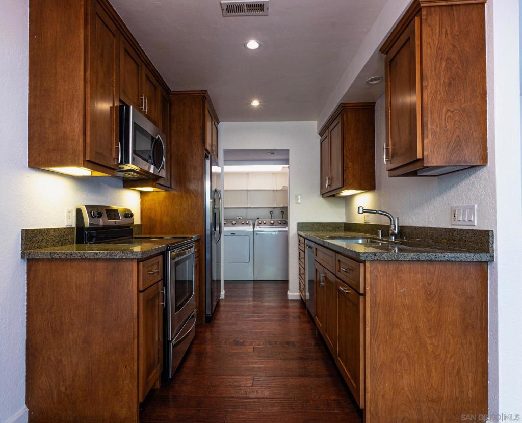 4060 Rosenda Court - photo 8