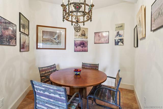 1295 W Redwood St, San Diego CA: https://media.crmls.org/mediaz/491aa227-60ff-467f-92d2-0d5b7d36910e.jpg