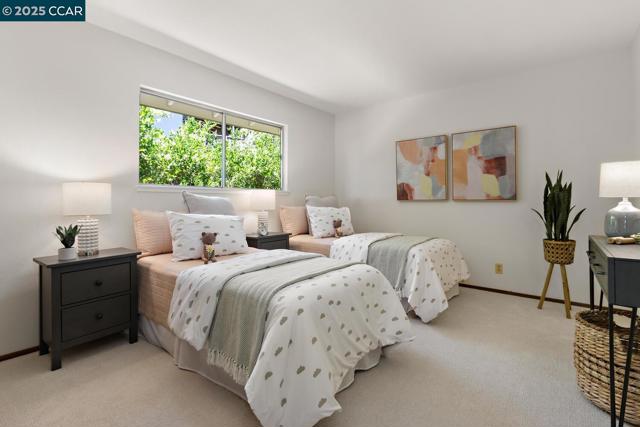 140 Warfield Drive, Moraga CA: https://media.crmls.org/mediaz/491b2de2-f11f-48ae-ad0c-ea17d9b5bb3a.jpg