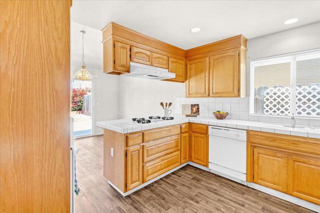 329 Westminster Drive, Salinas CA: https://media.crmls.org/mediaz/491b6468-1d17-4655-9cc9-4c37db5df3ea.jpg