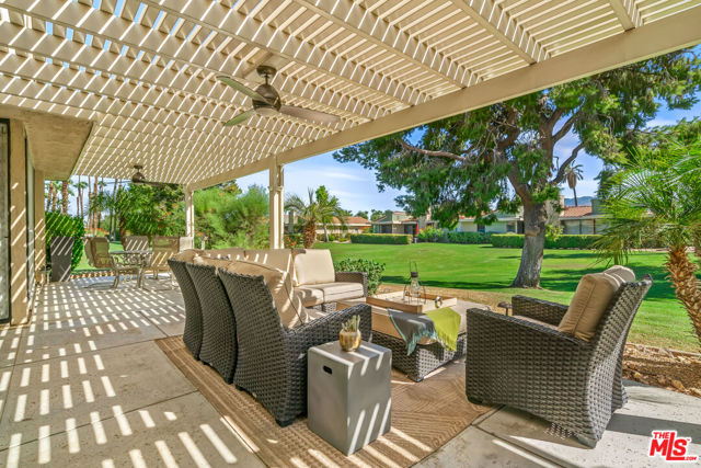 72305 Rodeo Way, Rancho Mirage CA: https://media.crmls.org/mediaz/491b9305-b585-4849-8fcc-b319b324d9d2.jpg