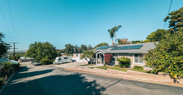 8635 La Butte Lane, Santee CA: https://media.crmls.org/mediaz/491bfd6c-a948-4dba-8767-53158512c60a.jpg