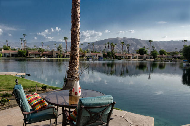 125 Lakeshore Drive, Rancho Mirage CA: https://media.crmls.org/mediaz/491c9613-fb8e-41e9-89fe-bf7b93d283de.jpg