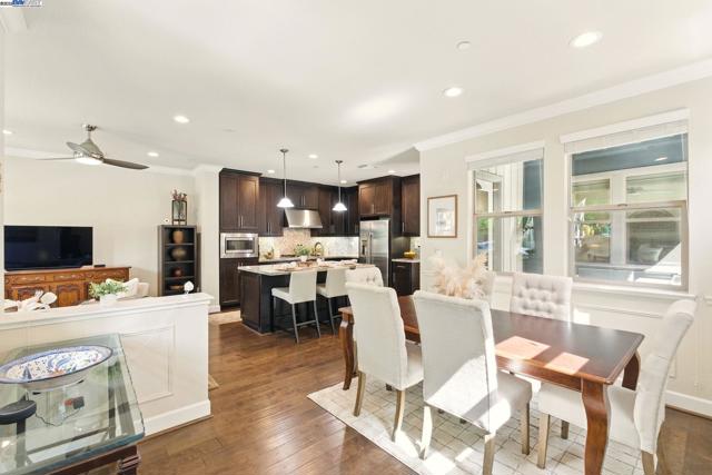 538 Sandalwood Drive, Livermore CA: https://media.crmls.org/mediaz/491c9f08-9f9b-47e6-8093-d2f0ae00c462.jpg
