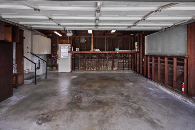 661 Balboa Avenue, Coronado CA: https://media.crmls.org/mediaz/491cfbe9-4875-488f-a14d-8b17bc7ccf23.jpg