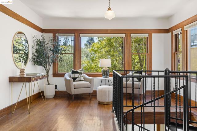 769 Santa Ray Ave, Oakland CA: https://media.crmls.org/mediaz/491d2fcb-a312-4bc8-ac7f-0e40f332187f.jpg