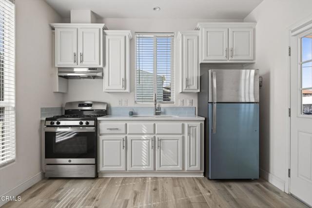 Detail Gallery Image 9 of 21 For 3975 Telegraph Rd #2,  Ventura,  CA 93003 - 1 Beds | 1 Baths