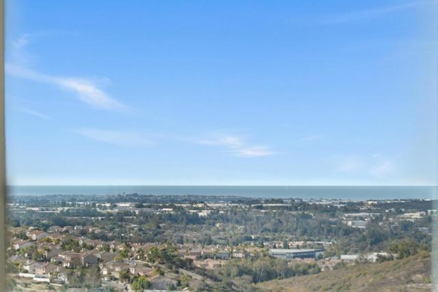 951 Visalia Pl, San Marcos CA: https://media.crmls.org/mediaz/491ef480-636b-474a-8b25-484d28459fc2.jpg
