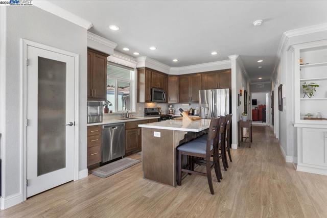 3015 E Bayshore Road #423, Redwood City CA: https://media.crmls.org/mediaz/491fb04f-d4c1-4f2b-b0b5-d1b0dc691222.jpg