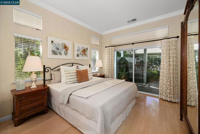 95 Goldspur Way, Brentwood CA: https://media.crmls.org/mediaz/49202cd2-0433-4268-828a-6d086f7dac02.jpg