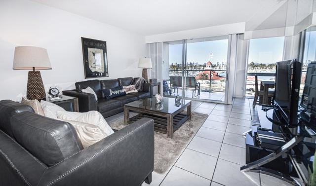 1710 Avenida Del Mundo, Coronado CA: https://media.crmls.org/mediaz/49203119-3ae1-42db-9c2c-43311eb08dc9.jpg