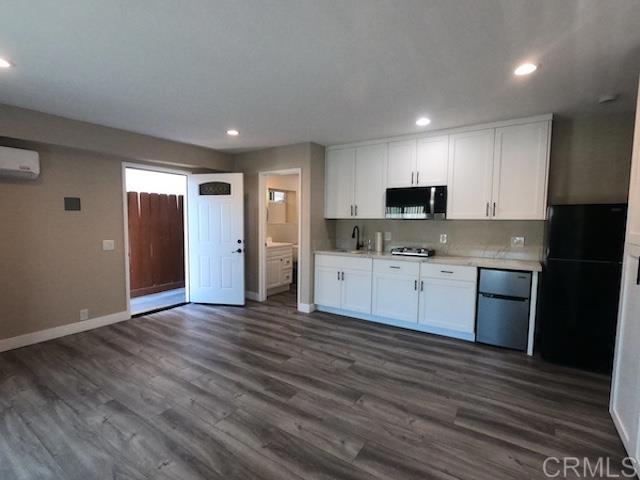 Detail Gallery Image 1 of 8 For 1020 Fuchsia Ln, San Diego,  CA 92154 - 0 Beds | 1 Baths