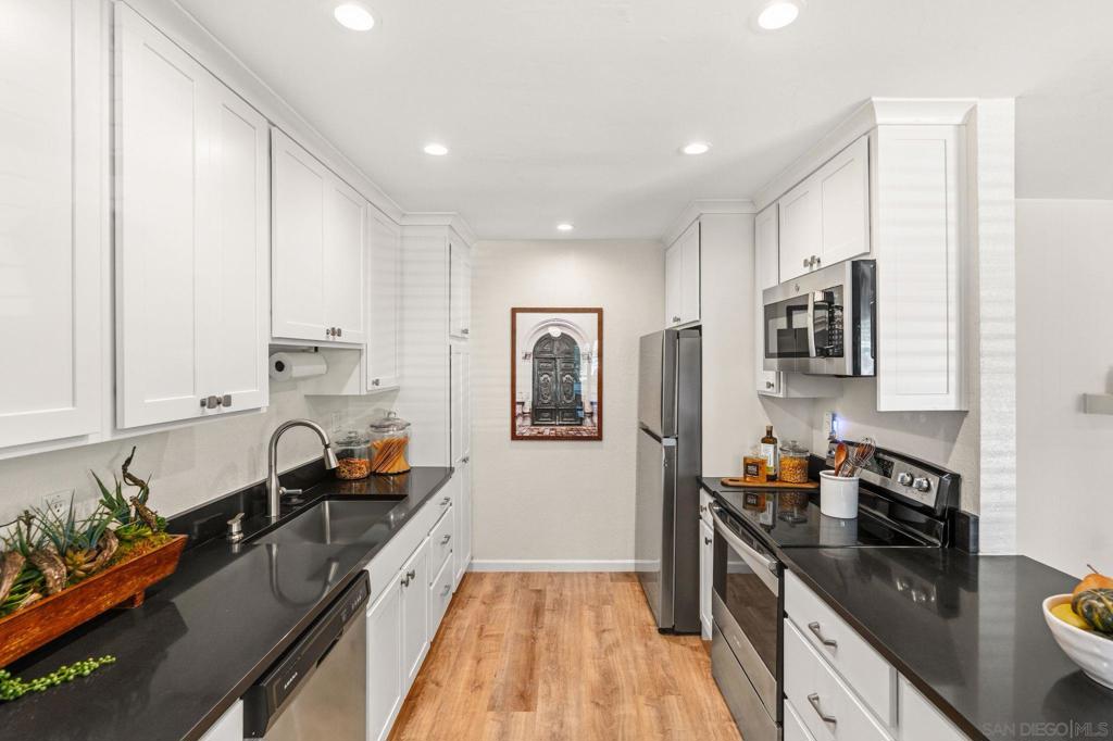 5025 Collwood Way - photo 7