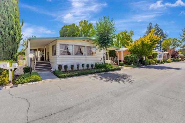 177 Quail Hallow Drive, San Jose CA: https://media.crmls.org/mediaz/4921e9a6-80eb-4ade-b123-62577c6ed5b8.jpg