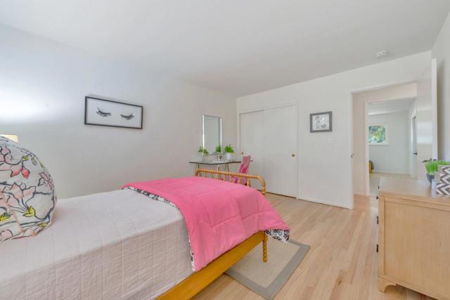 208 Ravenswood Avenue, Menlo Park CA: https://media.crmls.org/mediaz/492272aa-dc14-4833-89e7-2faa93d40667.jpg