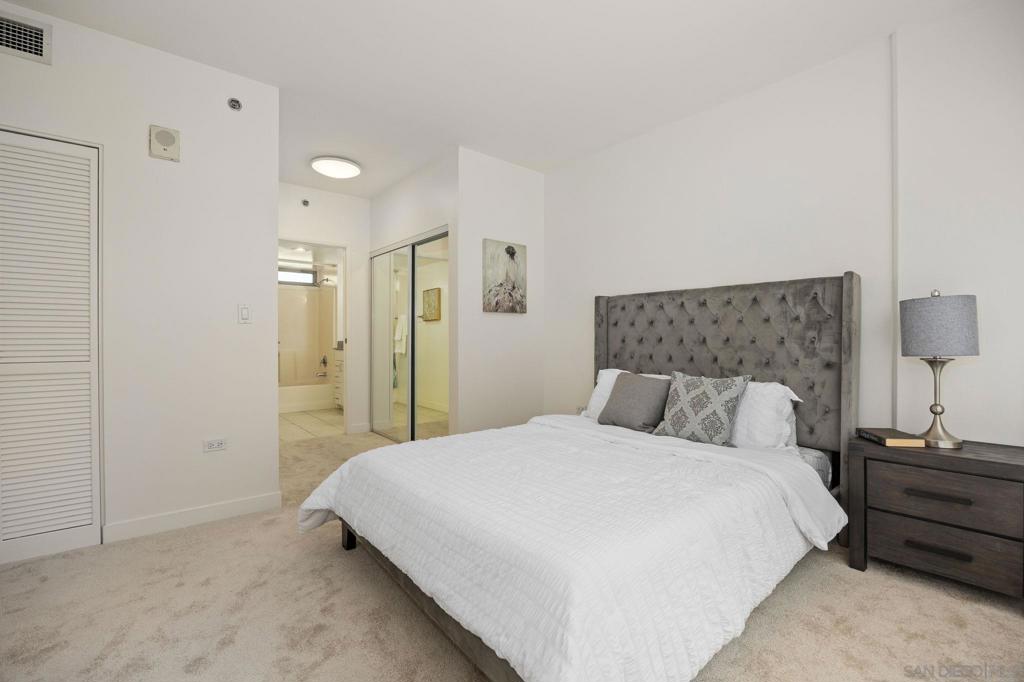 425 W Beech Street - photo 12