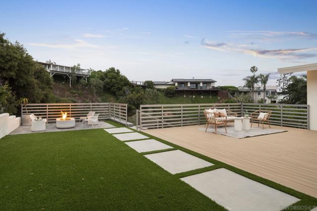 5851 Box Canyon, La Jolla CA: https://media.crmls.org/mediaz/49233b49-43f4-40f4-8255-1e2a2274d736.jpg