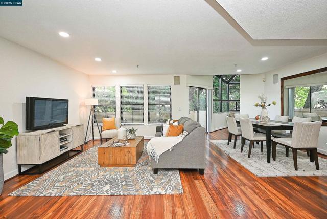 3279 Mt Diablo Court, Lafayette CA: https://media.crmls.org/mediaz/4924fec6-7d8f-4233-b3dd-63cac3c47ff1.jpg