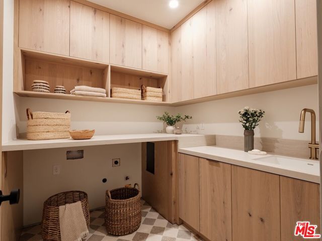 Image 54 of 69 For 11746 Blix Street