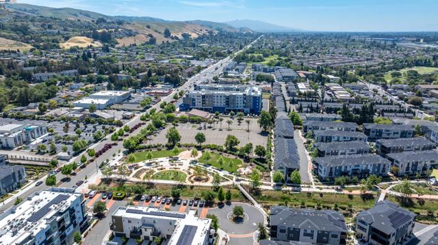 29231 Hub Ct, Hayward CA: https://media.crmls.org/mediaz/49255a99-5839-4268-a4c6-70fcc495ee99.jpg
