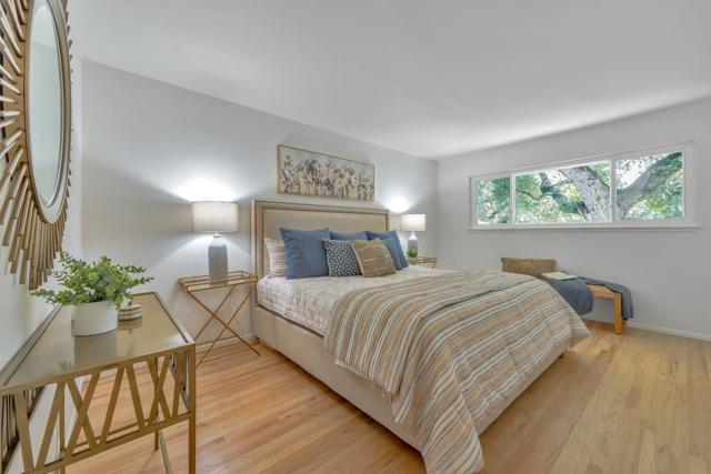 208 Ravenswood Avenue, Menlo Park CA: https://media.crmls.org/mediaz/49255c6a-bbec-4477-a52a-a62126c43d45.jpg