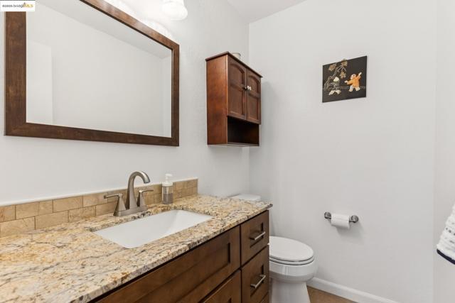 3422 Sunleaf Way, Richmond CA: https://media.crmls.org/mediaz/49257fe8-0bce-446b-b9dd-efa86b1ebfa7.jpg