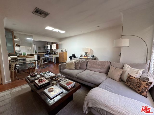864 Granville Avenue photo 43