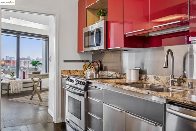 6363 Christie Ave, Emeryville CA: https://media.crmls.org/mediaz/49280f6d-a313-427c-9653-8da006ec1db3.jpg