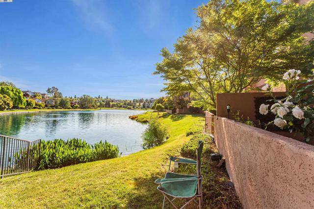 4001 W Lakeshore Dr, San Ramon CA: https://media.crmls.org/mediaz/49281f53-b120-446b-bee0-356a15c8f9e8.jpg