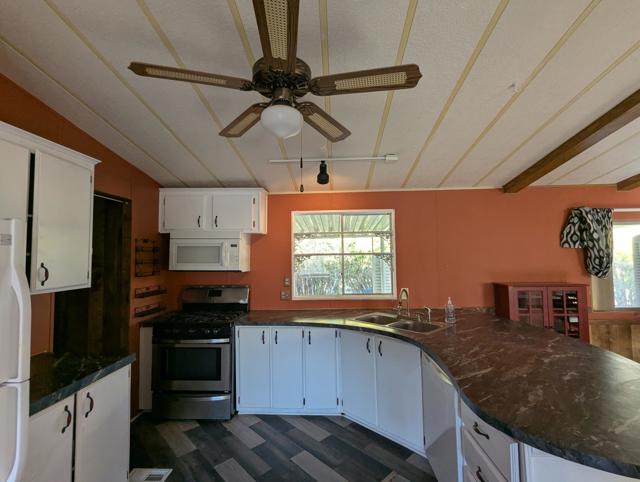 69571 Parkside Drive, Desert Hot Springs CA: https://media.crmls.org/mediaz/4929242a-1562-42bf-9f6b-471c67bdbb03.jpg