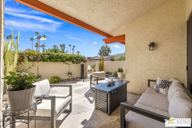 1095 S La Verne Way, Palm Springs CA: https://media.crmls.org/mediaz/492930a4-9296-42d2-8b8b-f612117424d6.jpg