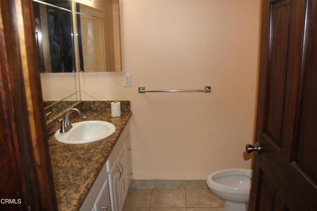 1726 1/2 Chevy Chase E Drive, Glendale CA: https://media.crmls.org/mediaz/492a3ddb-339d-43d4-9a1e-e82db2a721bb.jpg