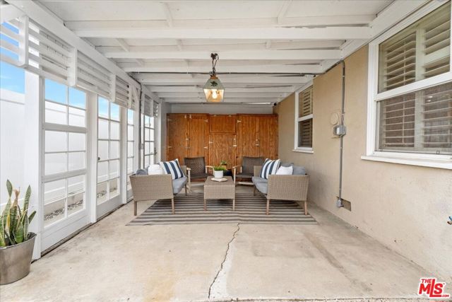 1620 18th Street, Manhattan Beach CA: https://media.crmls.org/mediaz/492a6141-42a7-4411-b380-2e7e0f547f4c.jpg