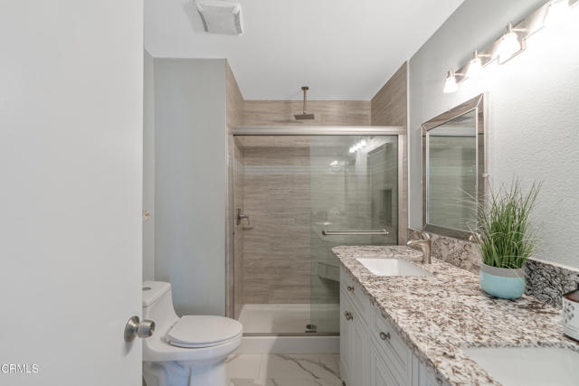 Detail Gallery Image 17 of 32 For 425 E Brookport St, Covina,  CA 91722 - 3 Beds | 3 Baths