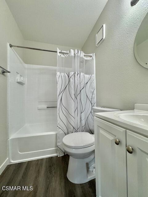 24479 Valle Del Oro, Newhall CA: https://media.crmls.org/mediaz/492ce6eb-a68a-4431-9aa9-ec0c43fa0d23.jpg