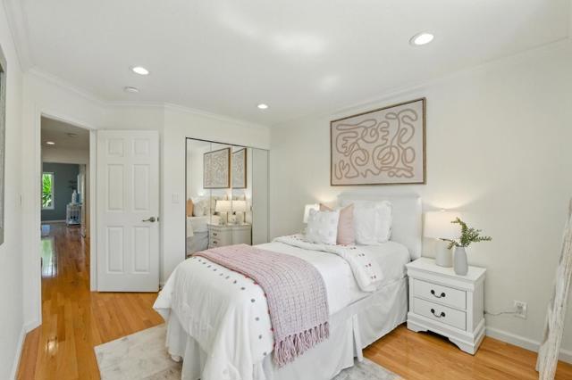 213 Yarborough Lane, Redwood City CA: https://media.crmls.org/mediaz/492ebcb4-102f-4a66-a79f-3e5528f9628d.jpg