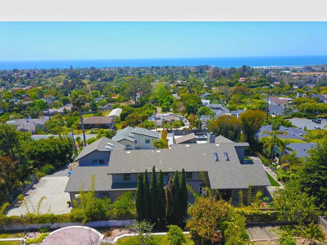 Detail Gallery Image 12 of 64 For 1669 Burgundy Rd., Encinitas,  CA 92024 - 6 Beds | 3/2 Baths