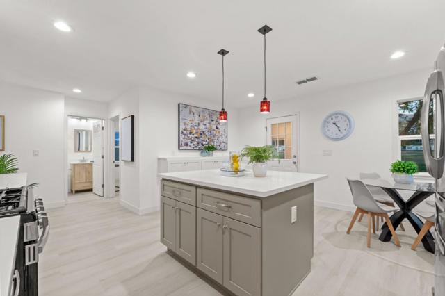 366 Cureton Place, San Jose CA: https://media.crmls.org/mediaz/492ff90c-321d-465a-940e-19a257589d1b.jpg