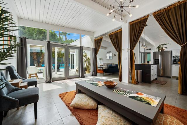 2875 E Wyman Drive, Palm Springs, CA 92262