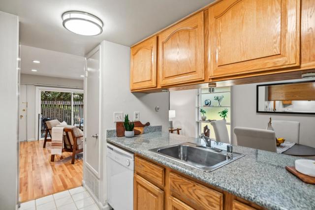 205 W Red Oak Drive, Sunnyvale CA: https://media.crmls.org/mediaz/493089ee-5d96-403b-aac7-3a1edfdf3102.jpg